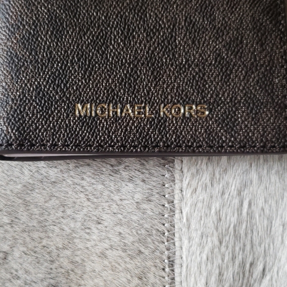 NWT Michael Kors Bedford Travel Passport Wallet - Picture 3 of 5